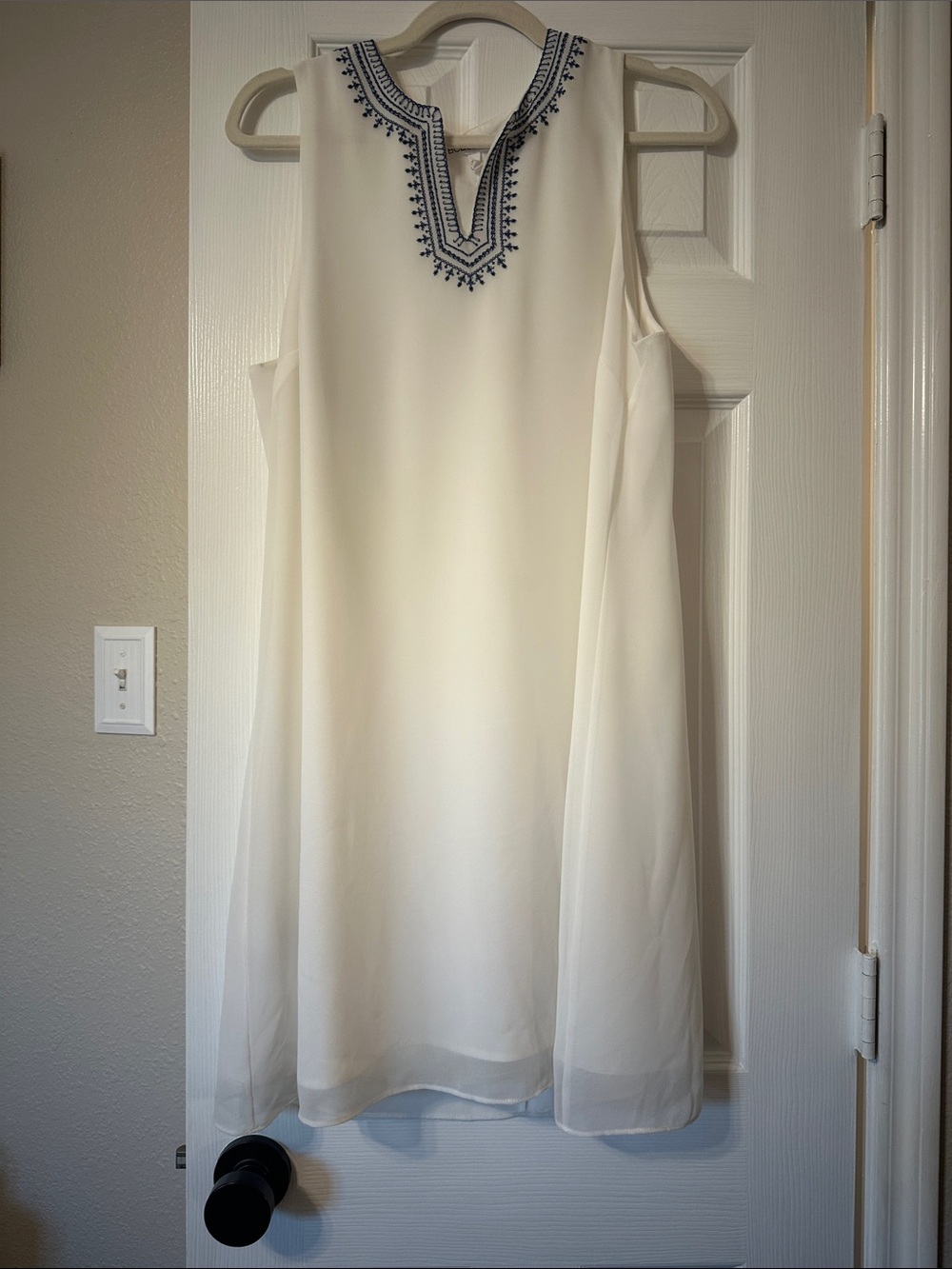 BCBGeneration Ivory Sleeveless Shift Dress with Navy Embroidery